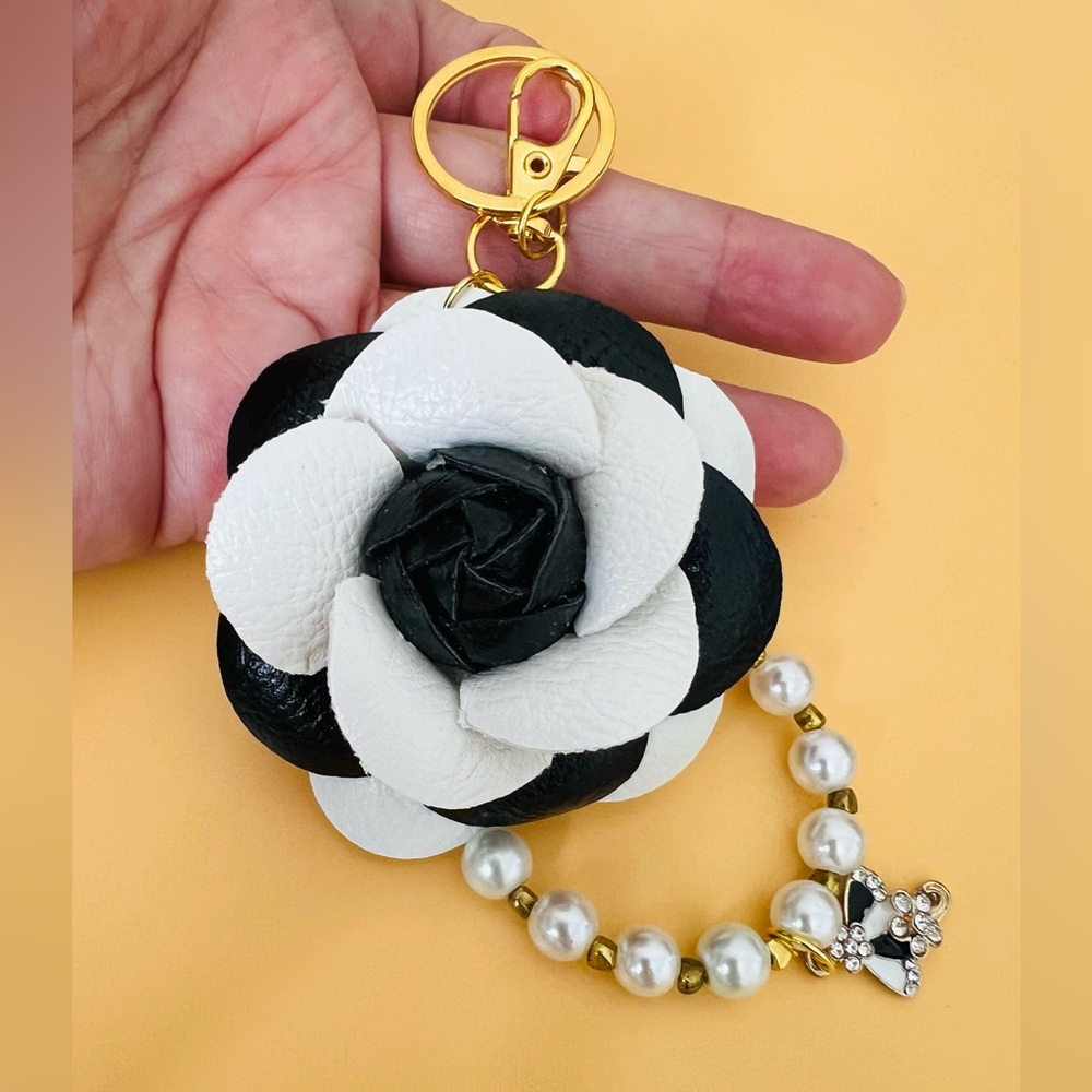 Black & White Leather Camilla Flower Keychain with Pearl Bead Charm